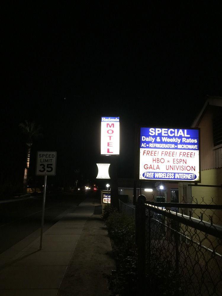 Hacienda Motel *